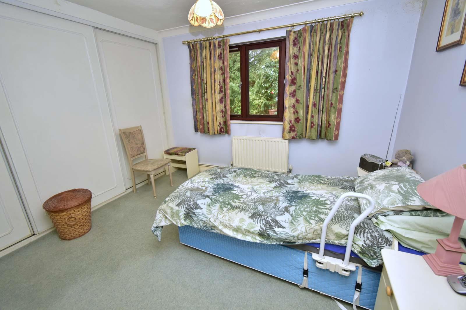 A BEDROOM 2.JPG